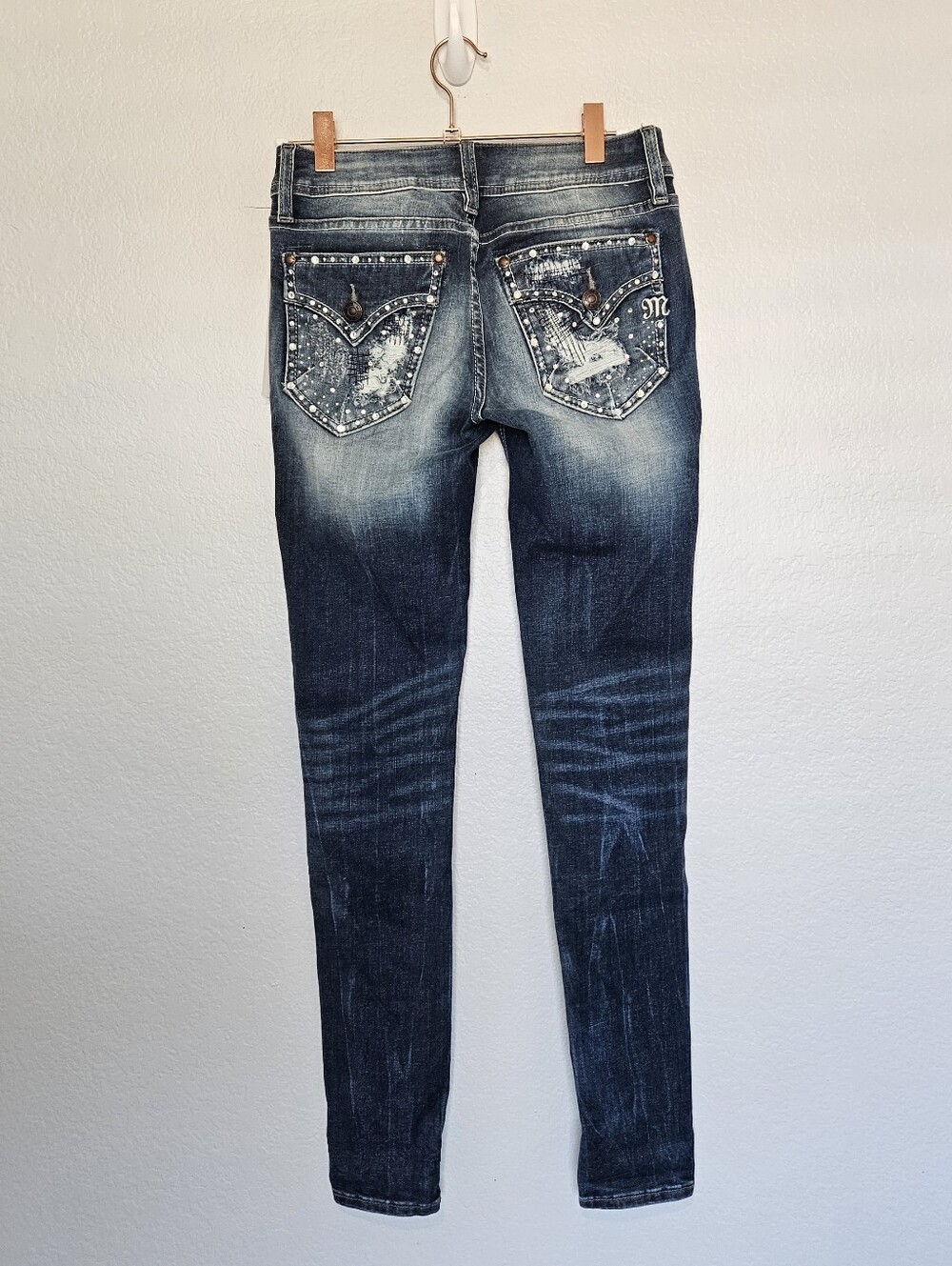 NWT Miss Me | Rhinestone Embellished Embroidered Distressed Y2K Jeans Size 24 - Picture 8 of 9